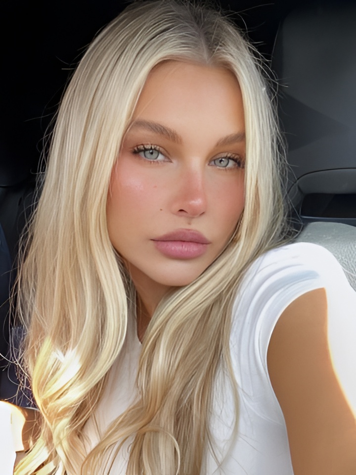 Стефания привлекальеная девушка из Воронежа цена от 2500 руб