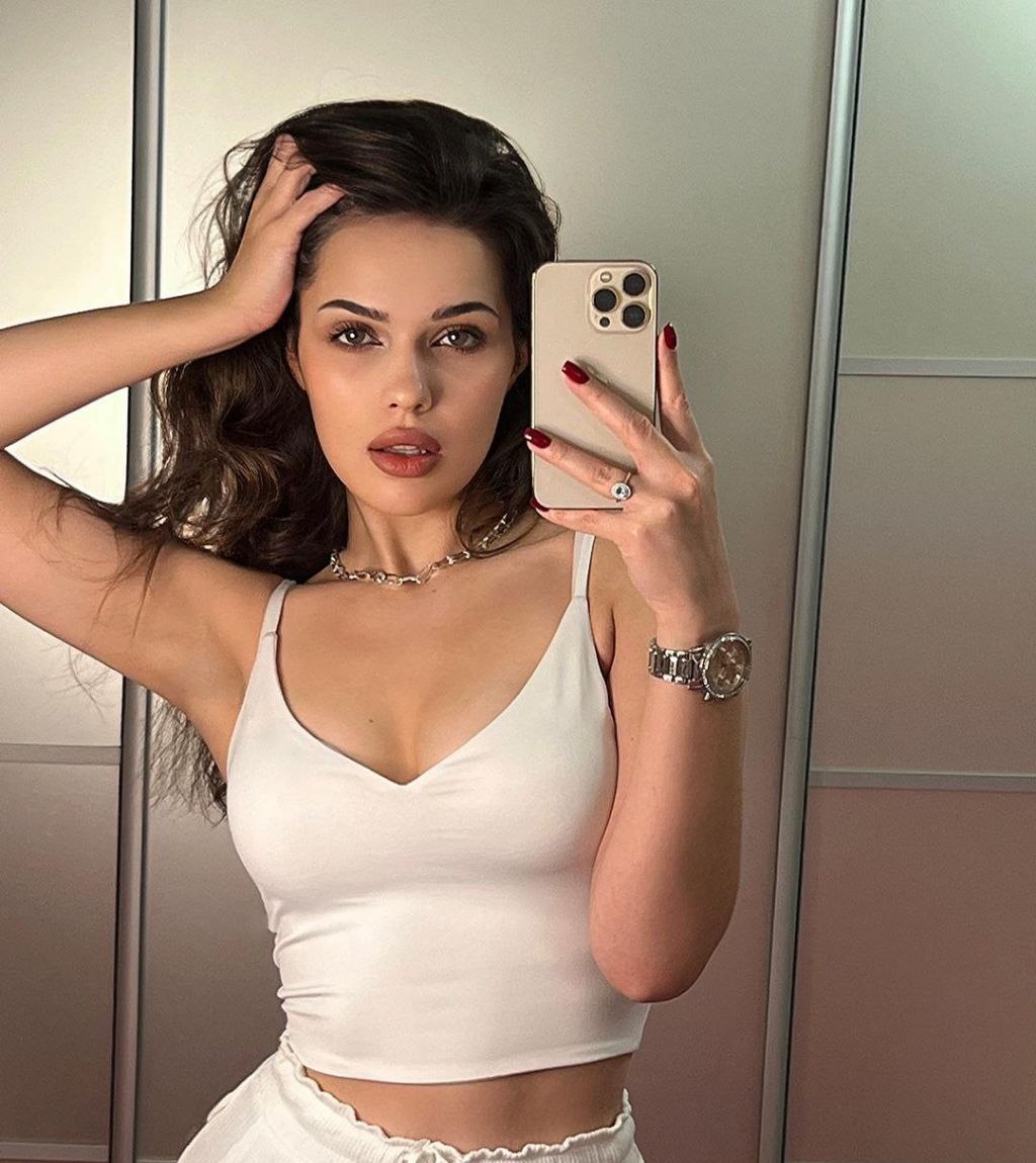 Ксюша привлекальеная девушка из Воронежа цена от 3000 руб