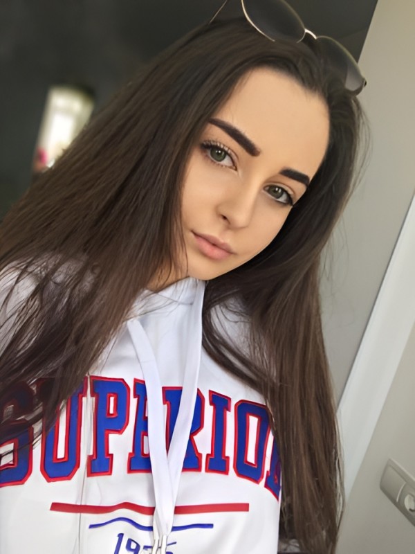 Рената привлекательная девушка из Воронежа цена от 2000 руб