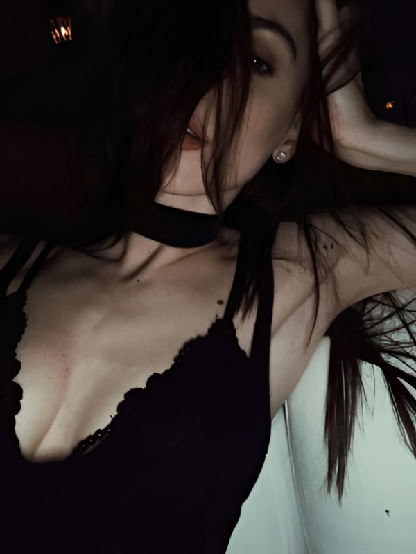 Ярослава привлекательная девушка из Воронежа цена от 4000 руб