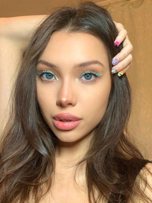 Ольга привлекательная девушка из Воронежа цена от 6000 руб